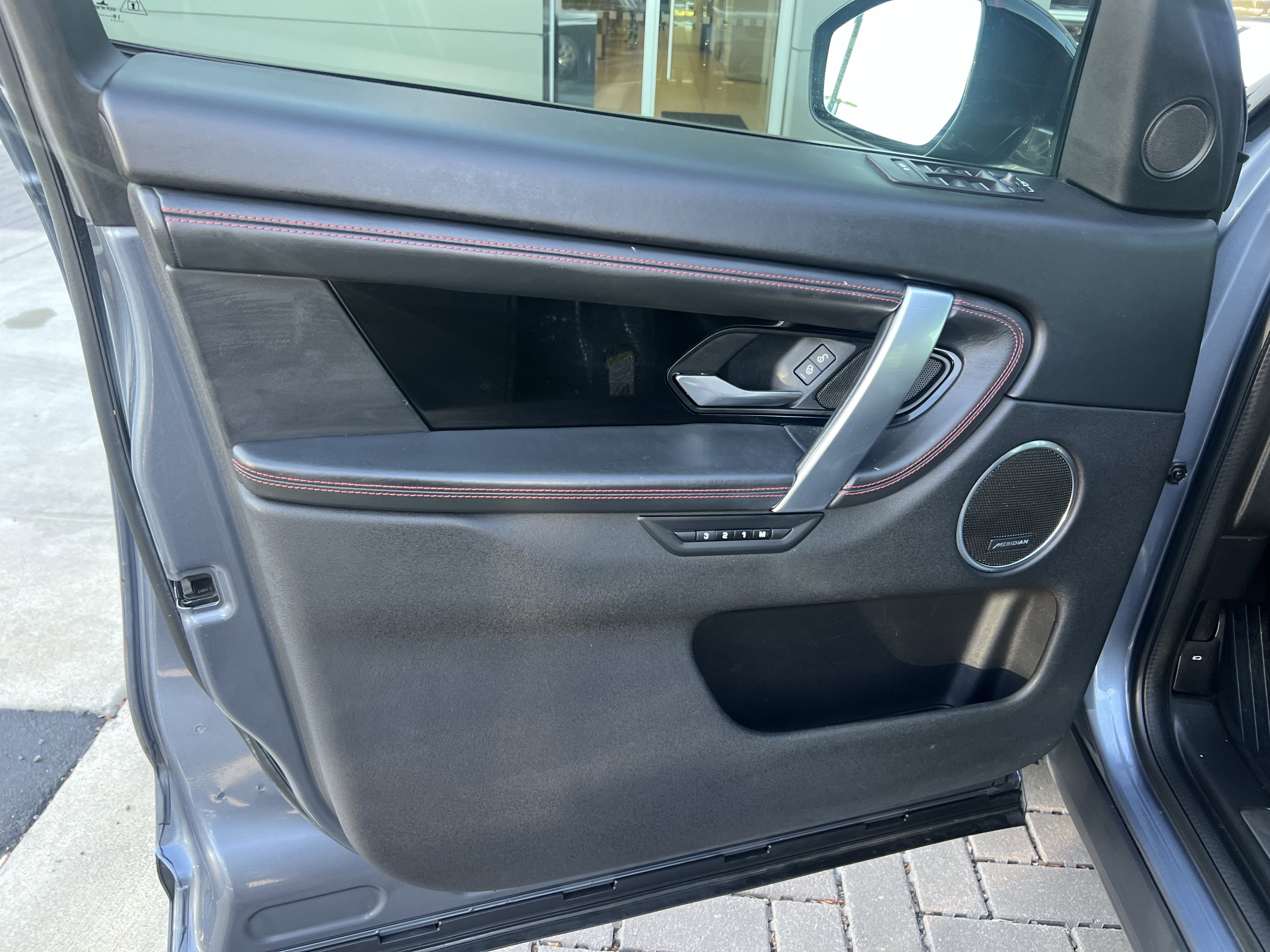 Used 2020 Land Rover Discovery Sport SE R-Dynamic image 13