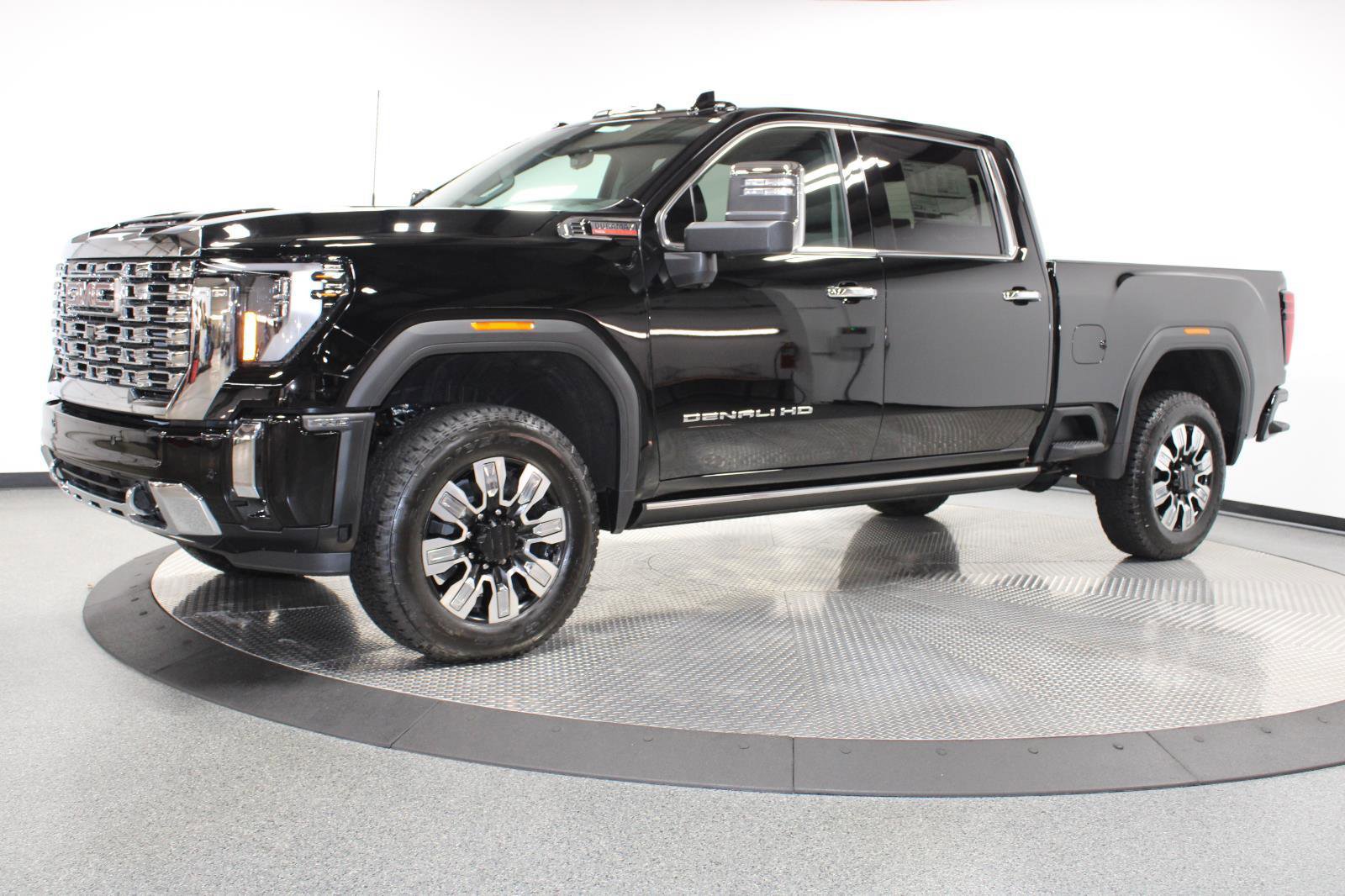 New 2026 GMC Sierra 2500 Denali w/ Denali Reserve Package image 5