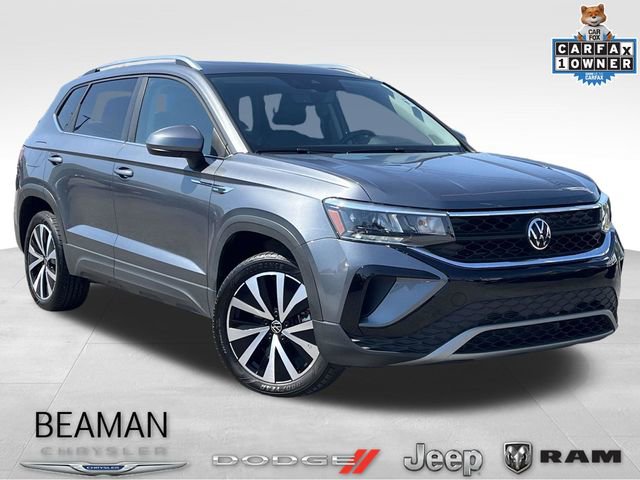Used 2023 Volkswagen Taos SE w/ Panoramic Sunroof Package