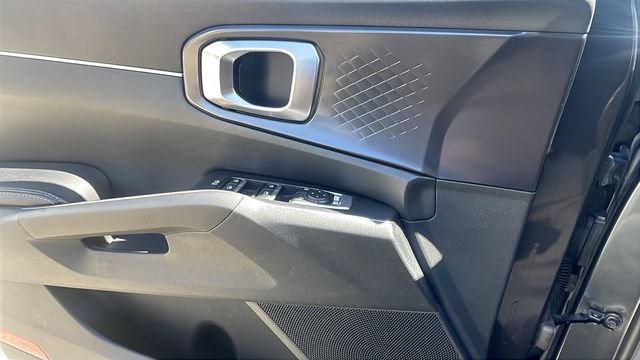 Used 2023 Kia Sorento LX FWD image 26