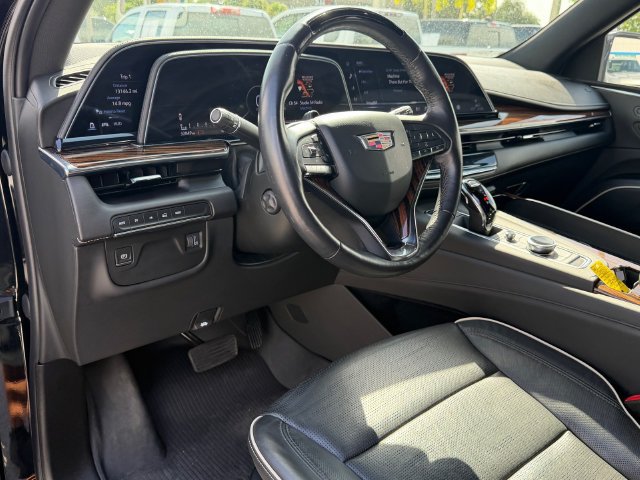 Used 2022 Cadillac Escalade Premium Luxury AWD/4WD image 11