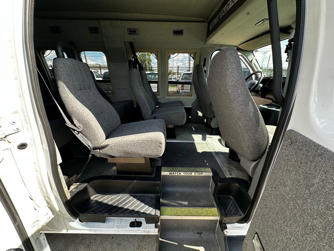 Used 2004 Ford E-250 and Econoline 250 Extended RWD image 57