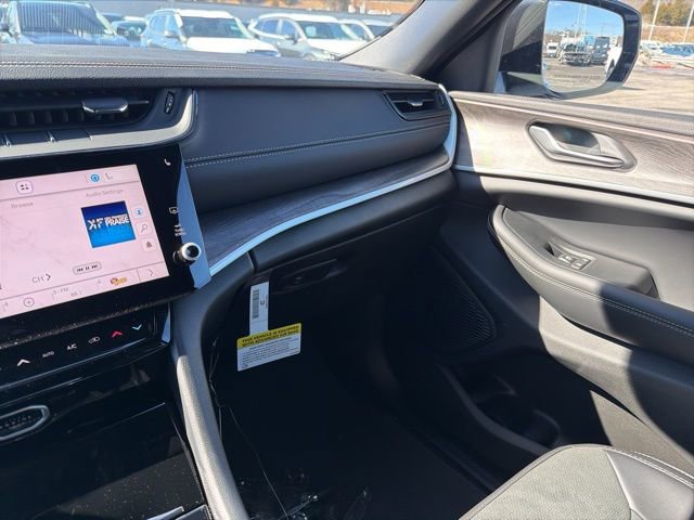 New 2026 Jeep Grand Cherokee Altitude image 25