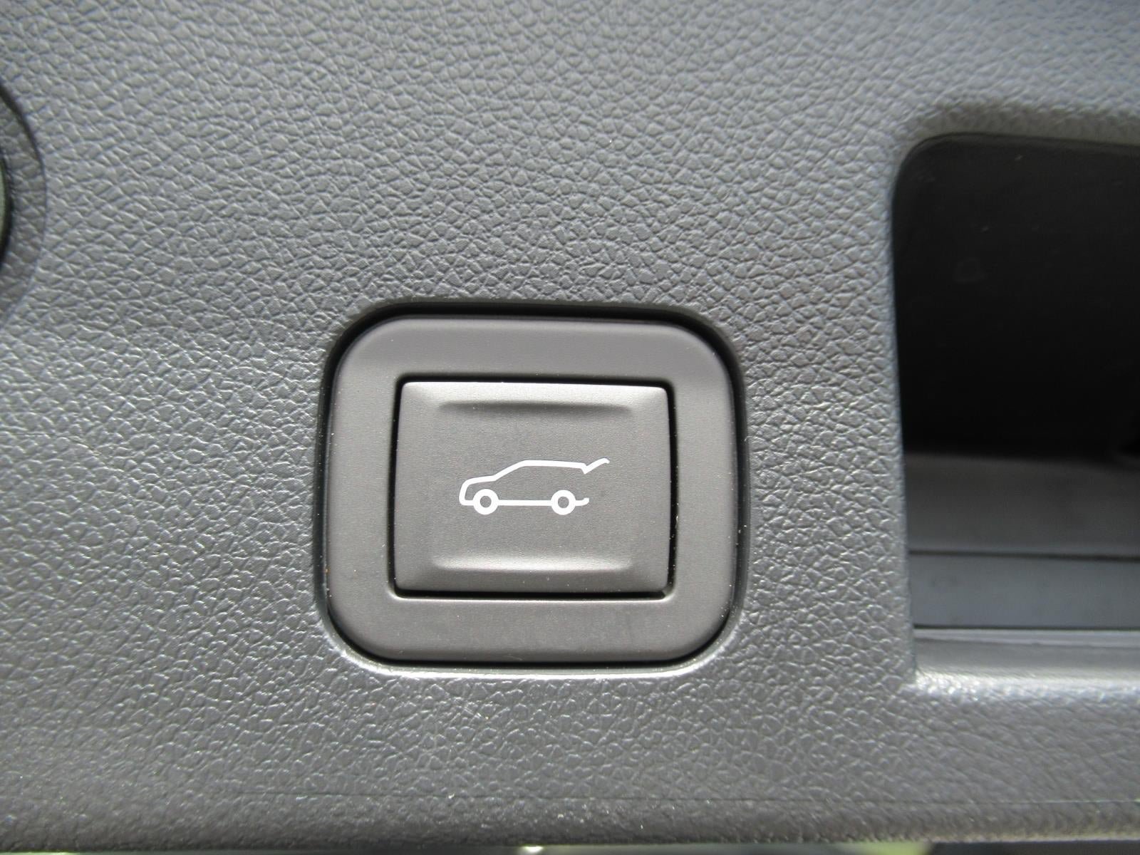 Used 2025 GMC Terrain Elevation w/ Elevation Premium Package AWD/4WD image 31