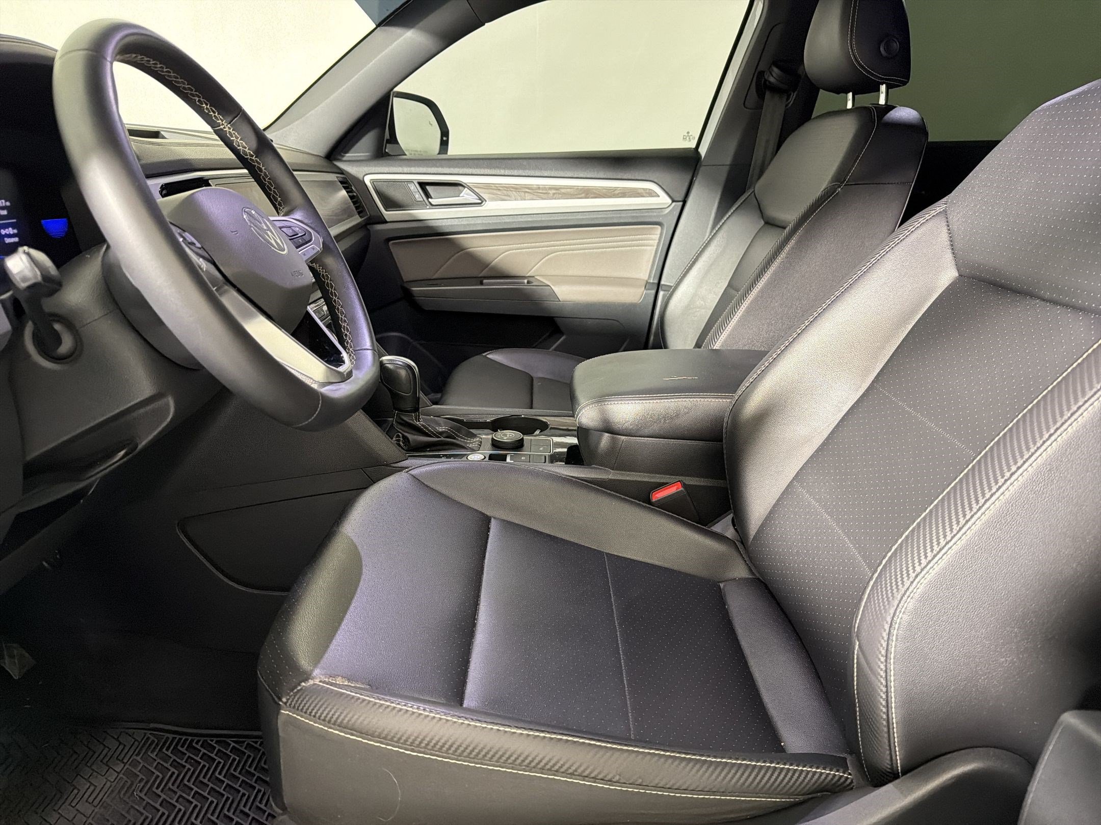 Used 2022 Volkswagen Atlas Cross Sport SE w/ Panoramic Sunroof Package AWD/4WD image 5
