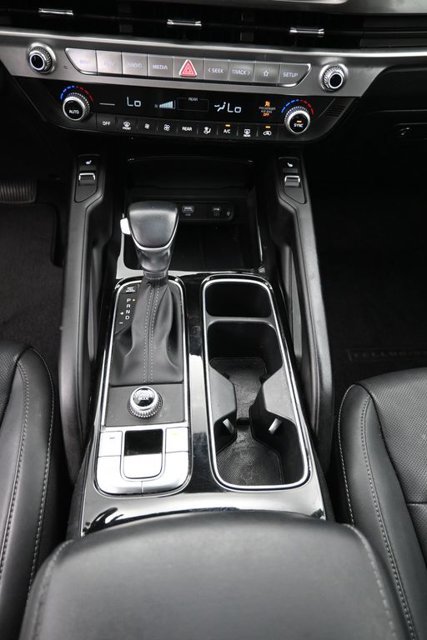 Used 2025 Kia Telluride S FWD image 18