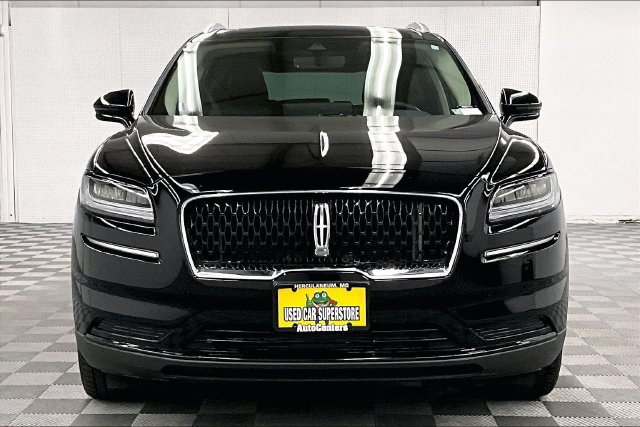 Used 2023 Lincoln Nautilus Reserve w/ Monochromatic Package FWD image 4