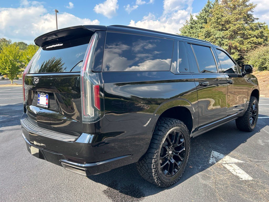 Used 2021 Cadillac Escalade ESV Premium Luxury w/ LPO, Radiant Package AWD/4WD image 25