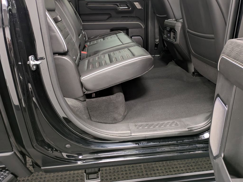 Used 2025 GMC Sierra 2500 AT4X image 27