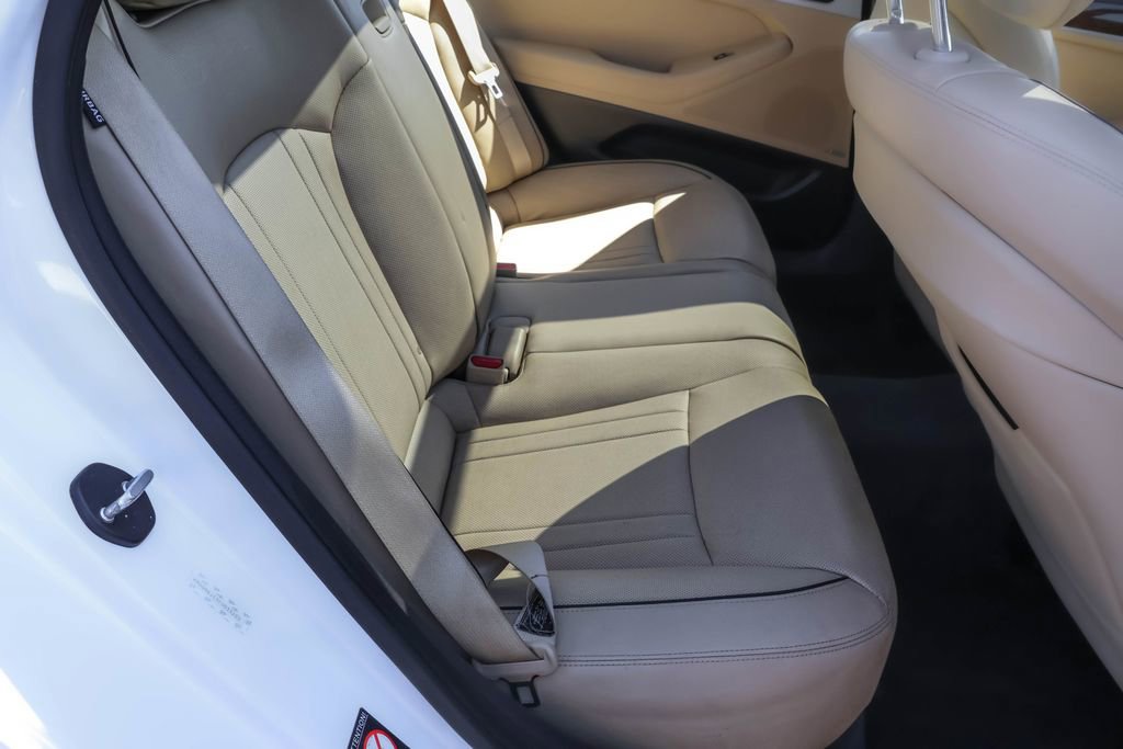 Used 2015 Hyundai Genesis 3.8 w/ Option Group 03 image 30