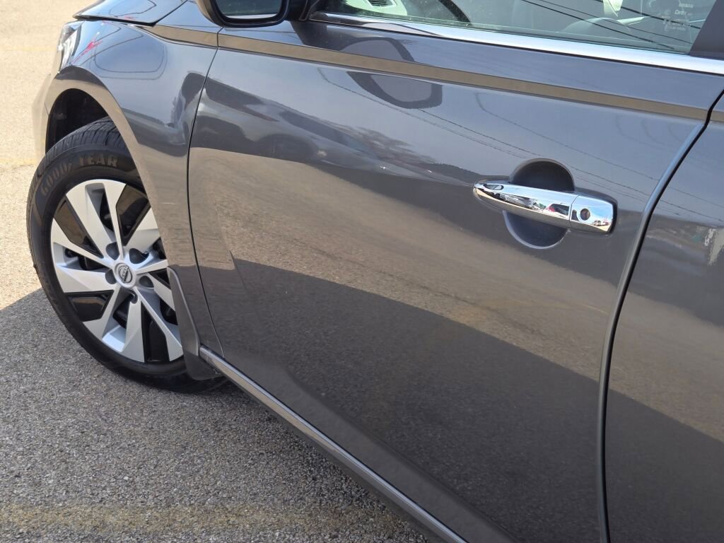 Used 2025 Nissan Altima 2.5 S FWD image 14