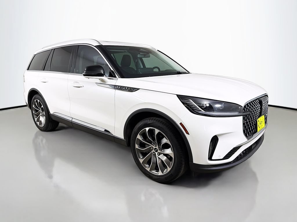 Used 2025 Lincoln Aviator Reserve AWD/4WD image 4