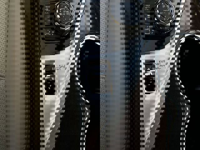 Used 2014 INFINITI Q50 Premium w/ Technology Package image 22