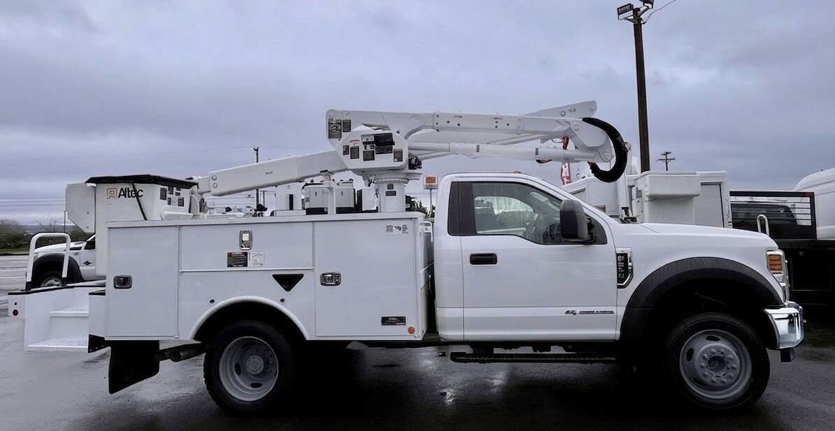 Used 2019 Ford F550 2WD Regular Cab Super Duty w/ Snow Plow Prep Package image 4