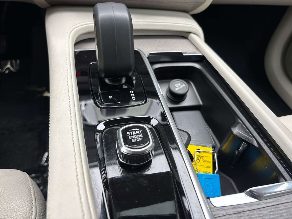 Used 2024 Volvo XC90 B6 Plus AWD/4WD image 29