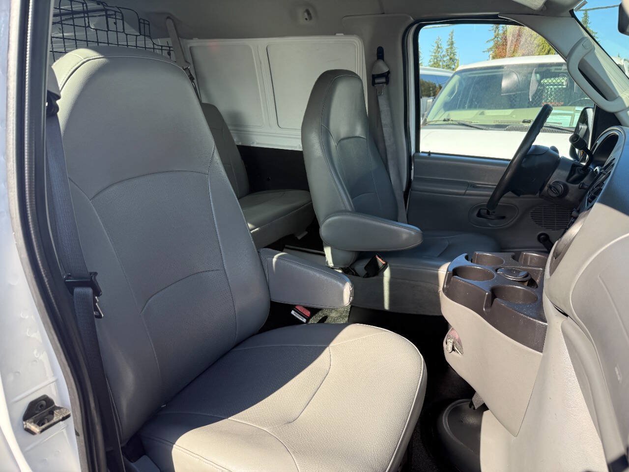 Used 2006 Ford E-350 and Econoline 350 Super Duty RWD image 17