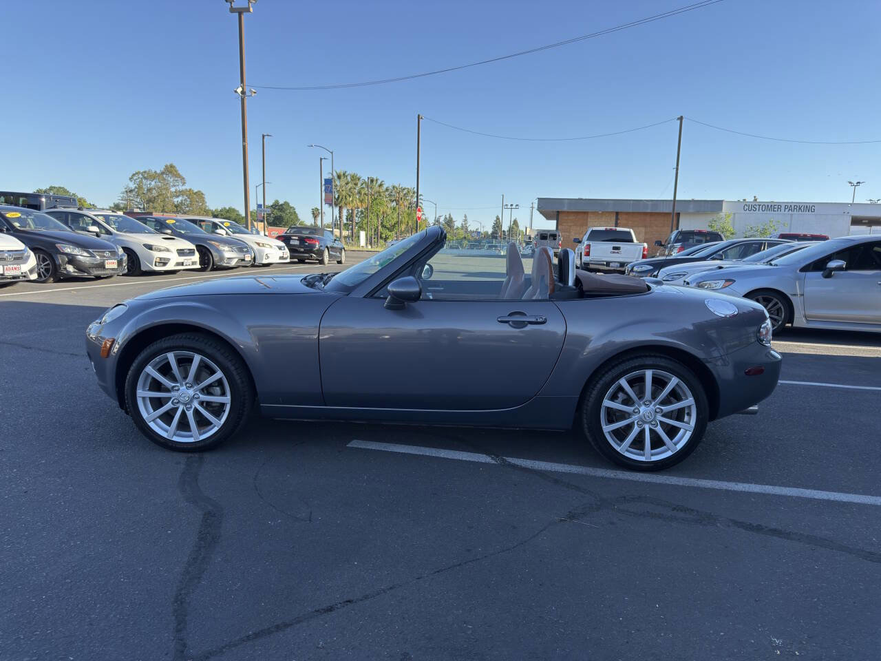 Used 2006 MAZDA MX-5 Miata Grand Touring w/ Premium Pkg RWD image 12