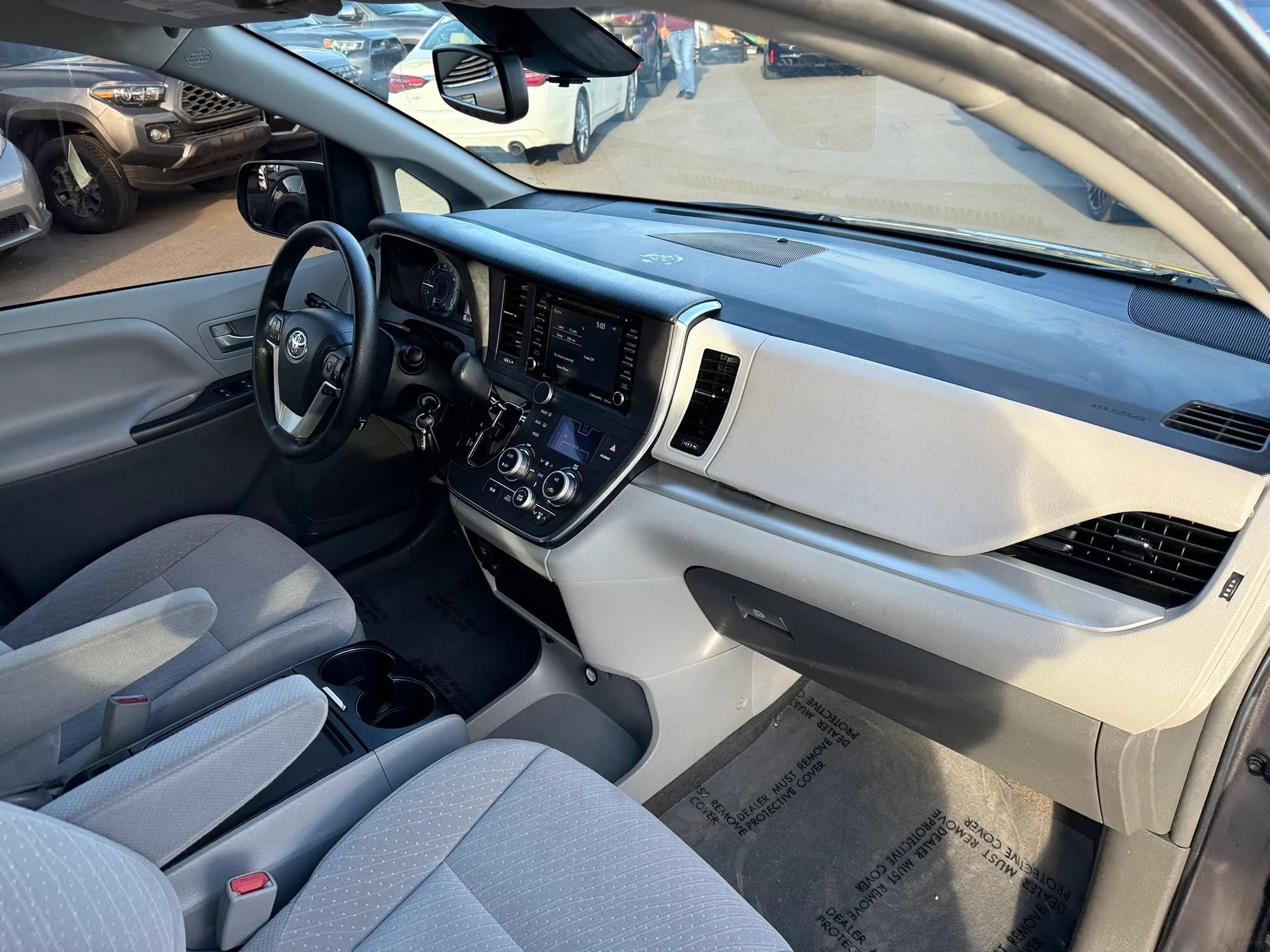 Used 2018 Toyota Sienna LE FWD image 19