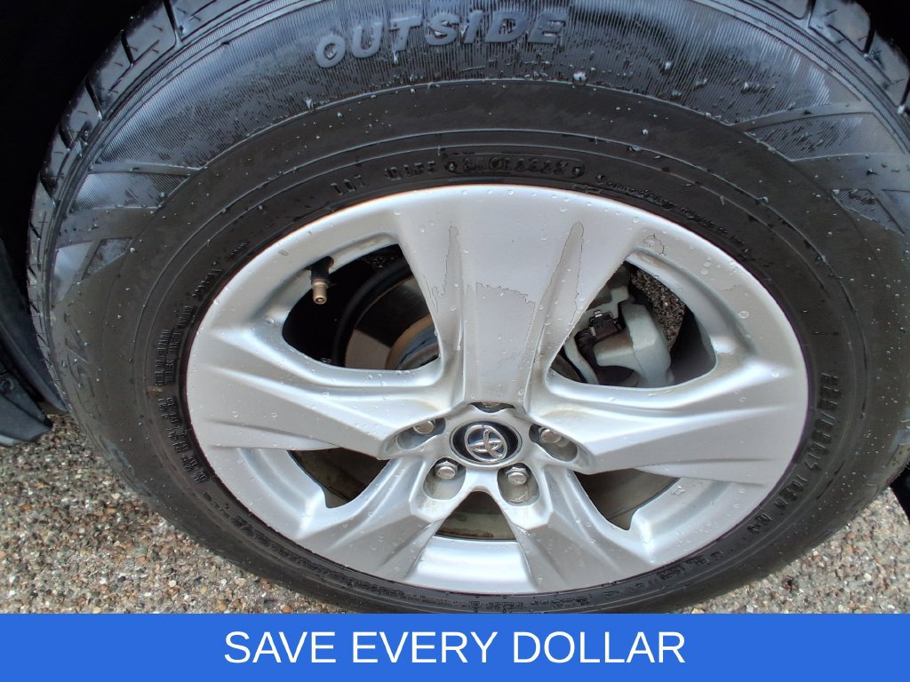 Used 2021 Toyota RAV4 XLE w/ Convenience Package AWD/4WD image 9