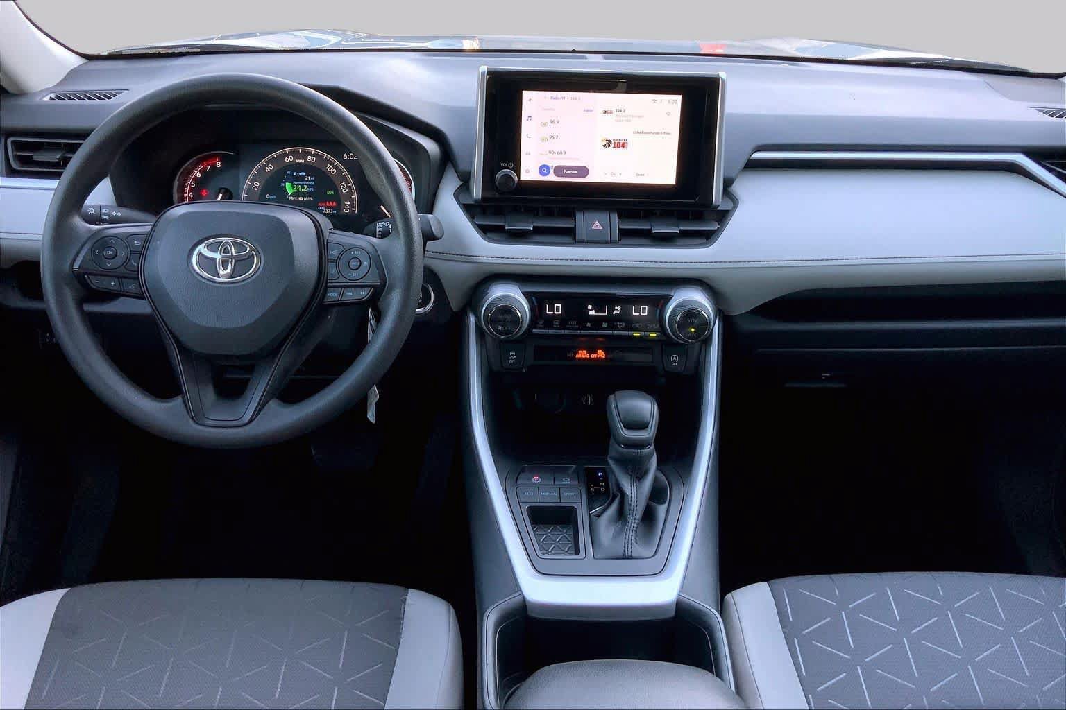 Used 2025 Toyota RAV4 XLE FWD image 15