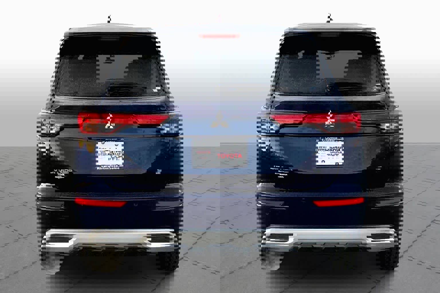 Used 2024 Mitsubishi Outlander SE image 5