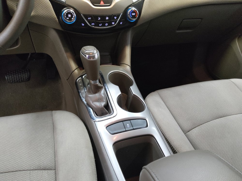 Used 2017 Chevrolet Cruze LT w/ Convenience Package image 26