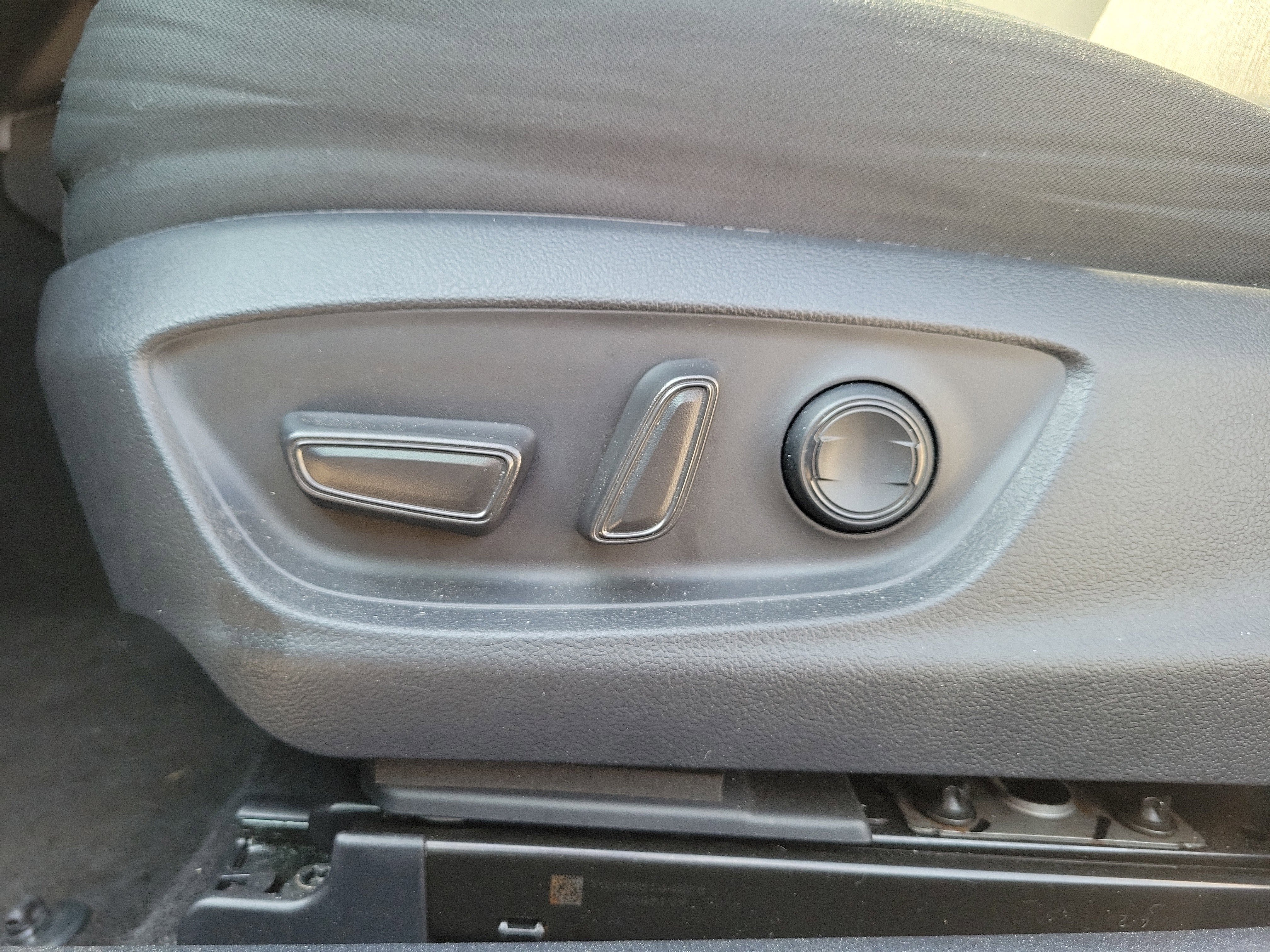 Used 2021 Toyota Camry LE image 16