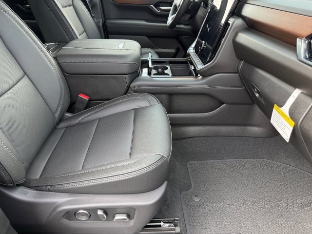 New 2026 GMC Yukon Denali w/ Sun & Power Step Package AWD/4WD image 10