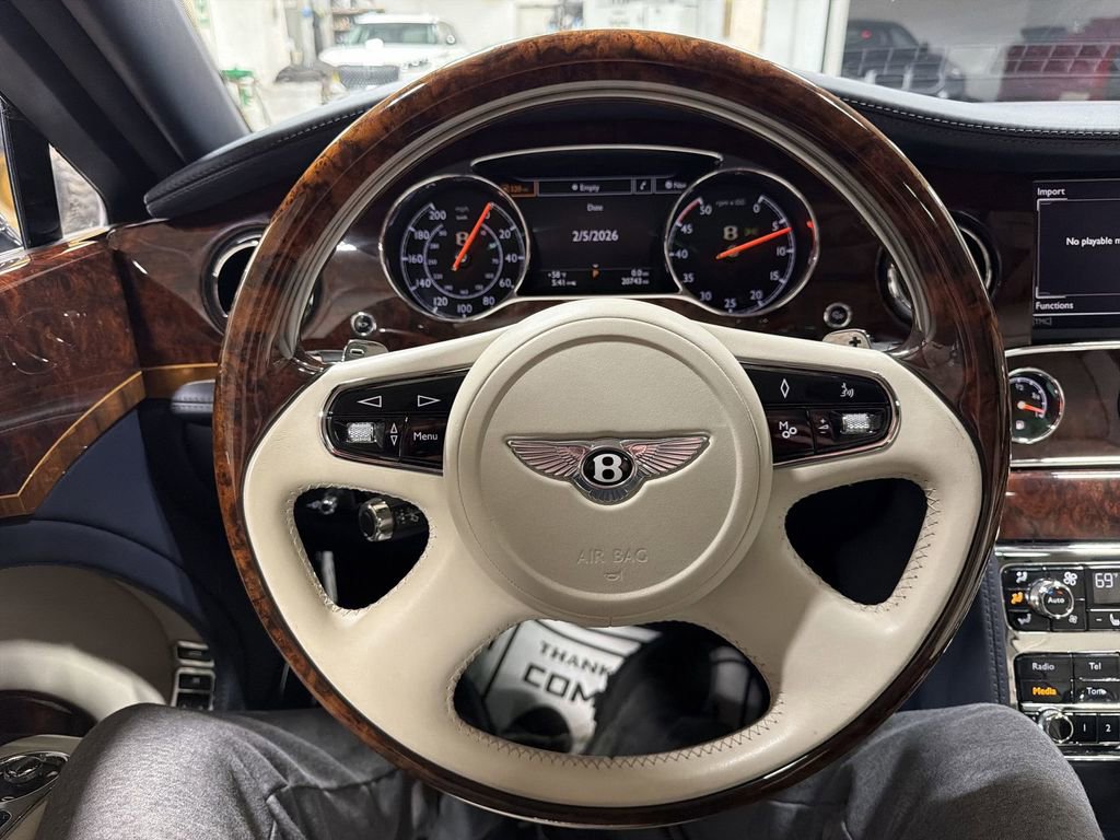 Used 2016 Bentley Mulsanne image 11