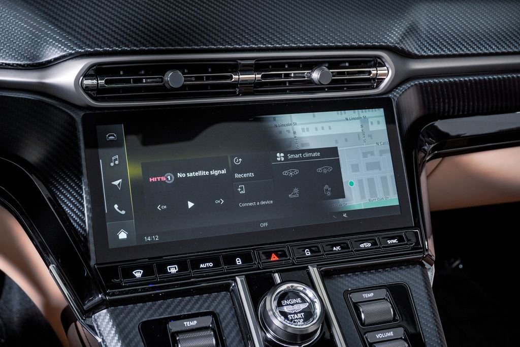 Used 2026 Aston Martin V8 Vantage Roadster RWD image 29