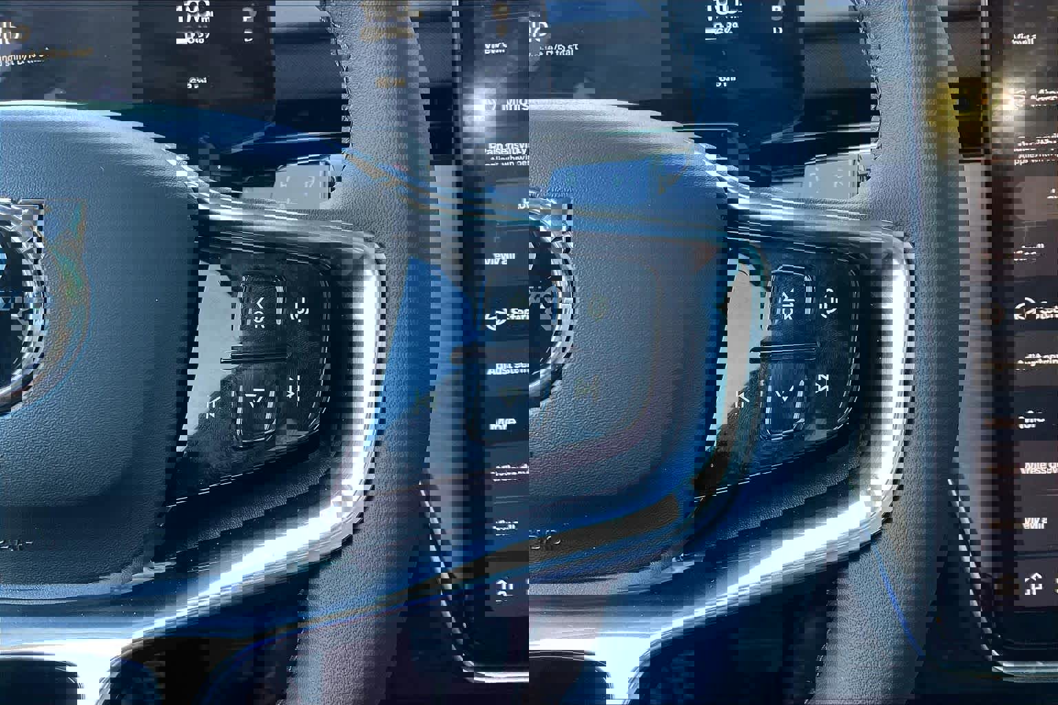 New 2025 Volvo EX90 Ultra w/ Protection Package Premier image 18