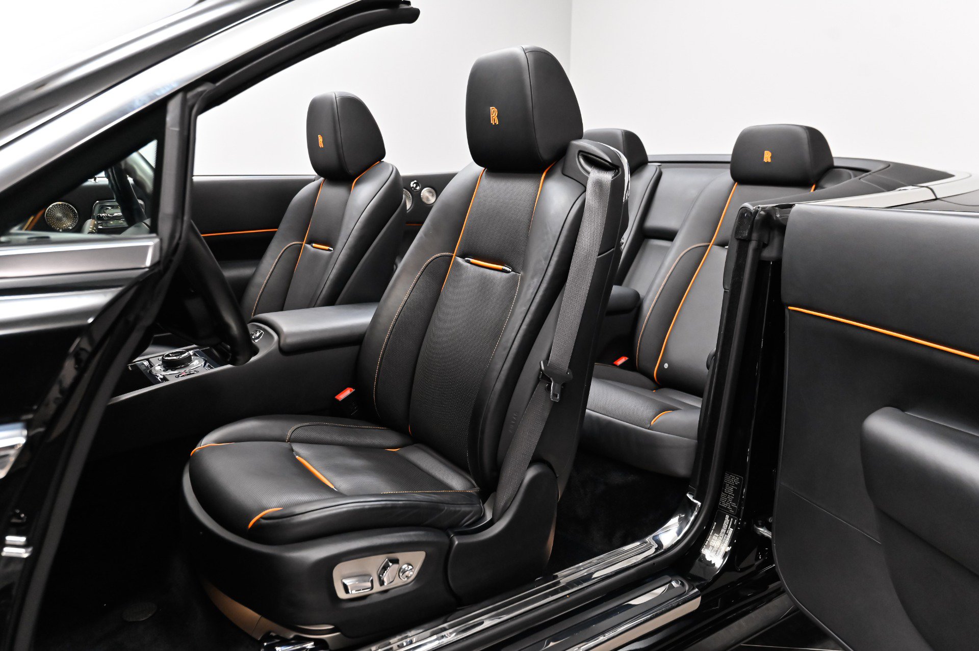 Used 2017 Rolls-Royce Dawn RWD image 7