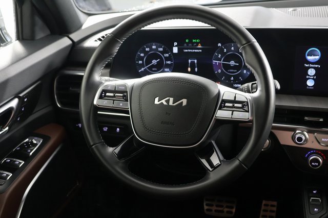 Used 2024 Kia Telluride SX image 10