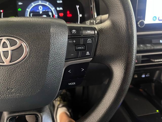 Used 2025 Toyota Camry LE FWD image 27