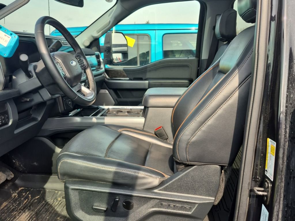 Used 2025 Ford F450 Lariat w/ Lariat Ultimate Package AWD/4WD image 4