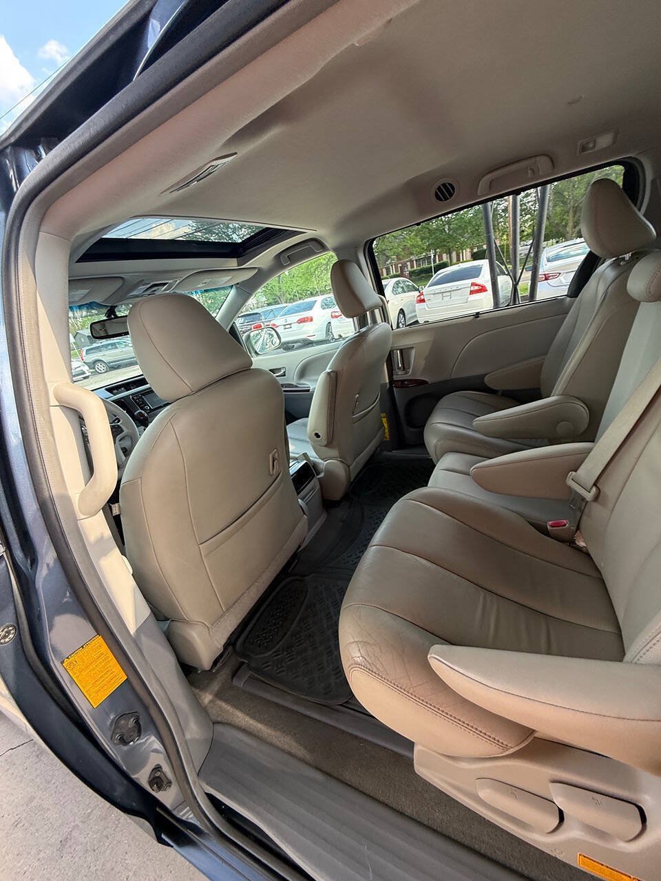 Used 2013 Toyota Sienna XLE FWD image 14