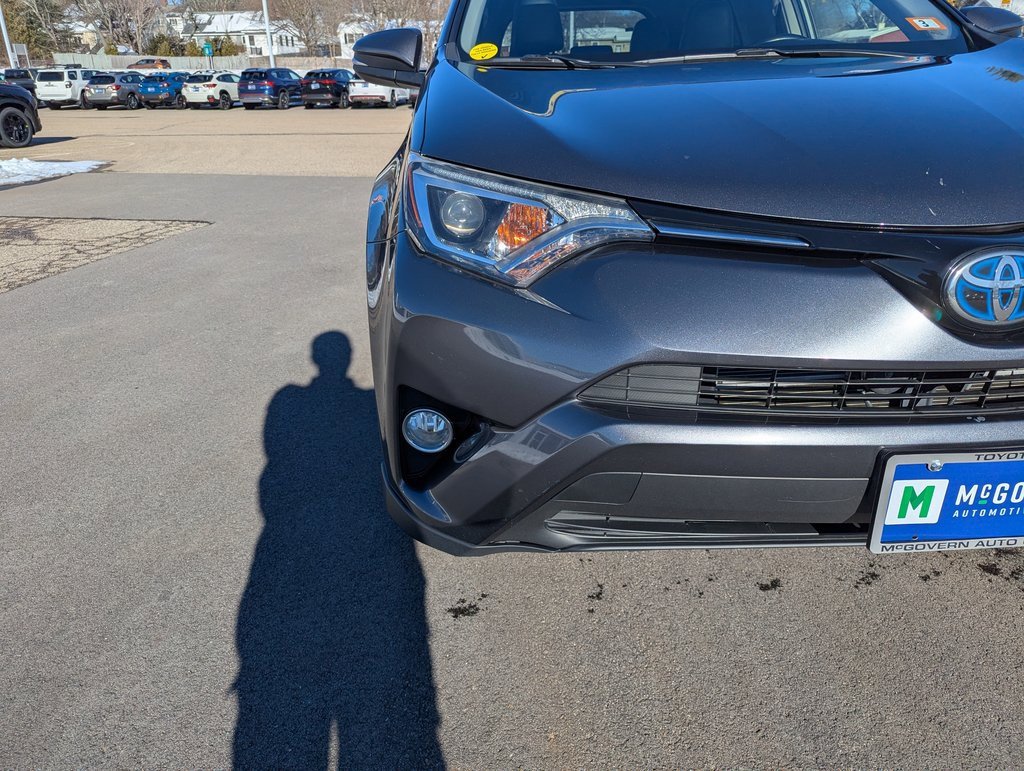 Used 2018 Toyota RAV4 XLE image 9