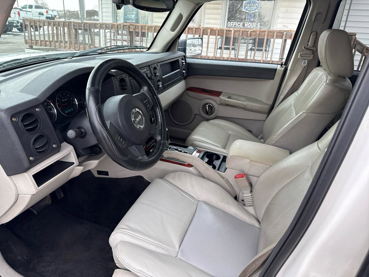 Used 2006 Jeep Commander Limited w/ Trailer Tow Group IV image 5