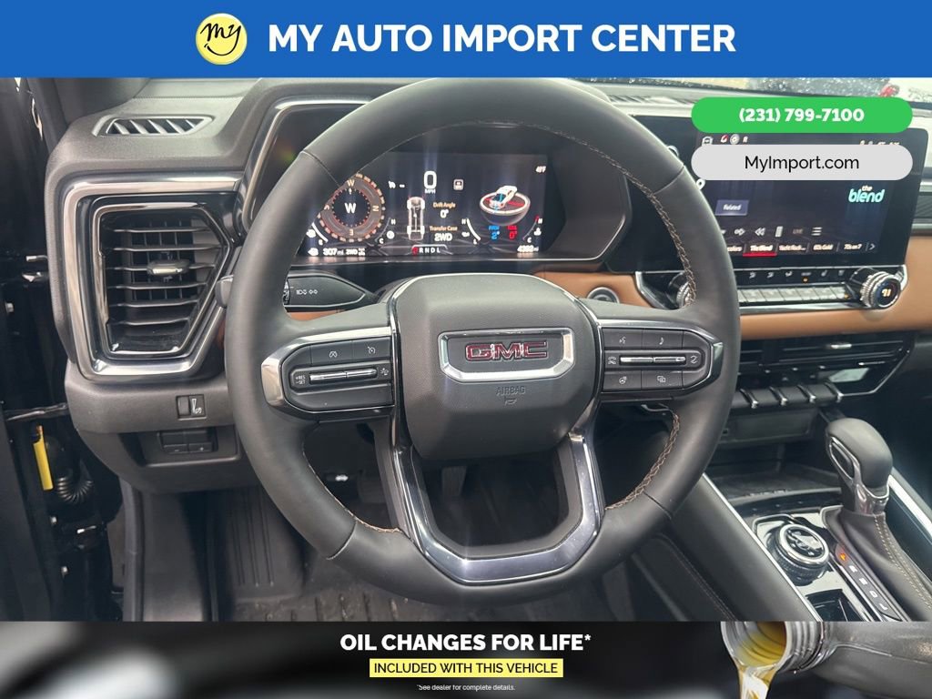 Used 2025 GMC Canyon AT4 w/ AT4 Premium Package AWD/4WD image 9