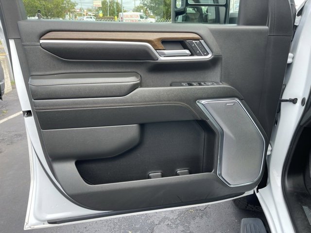 Used 2024 Chevrolet Silverado 3500 High Country image 13