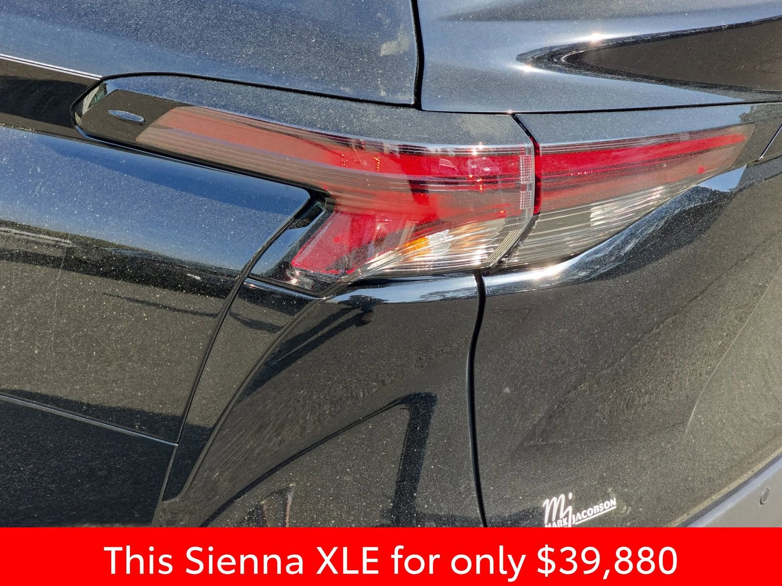 Used 2023 Toyota Sienna XLE image 42