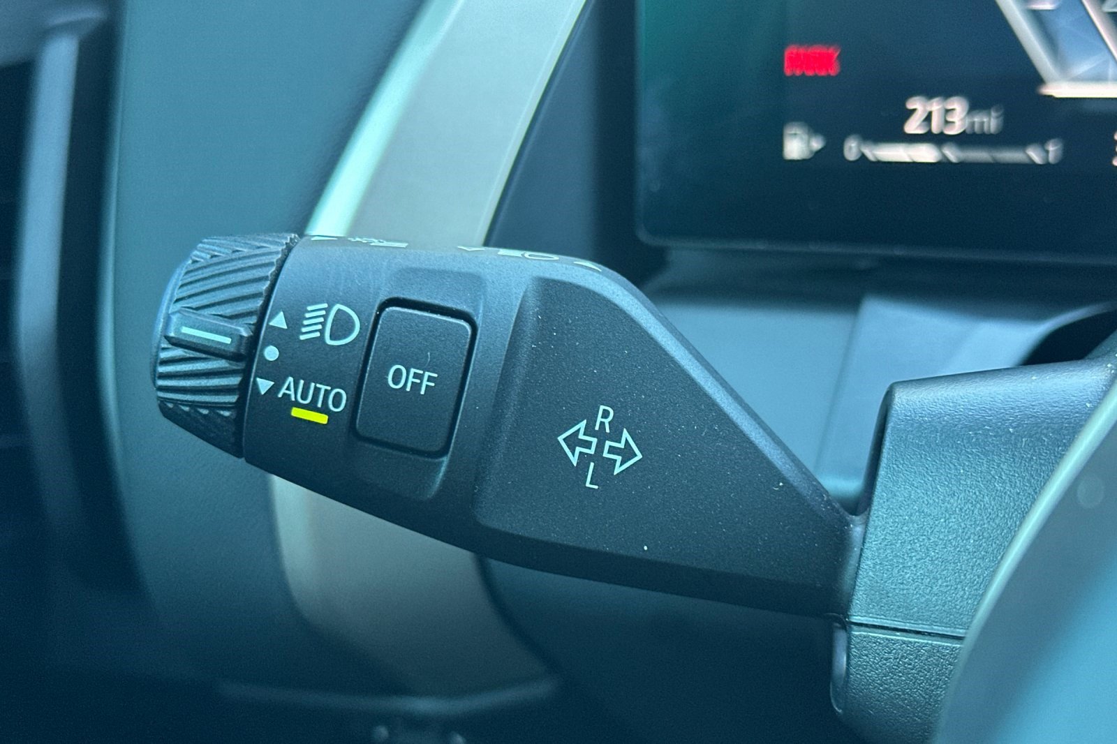 Used 2025 BMW X3 xDrive30i w/ Convenience Package image 32