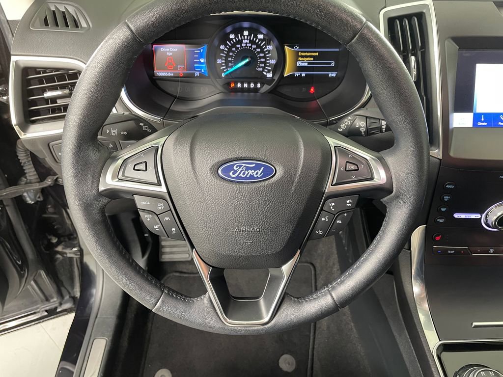 Used 2020 Ford Edge Titanium image 43