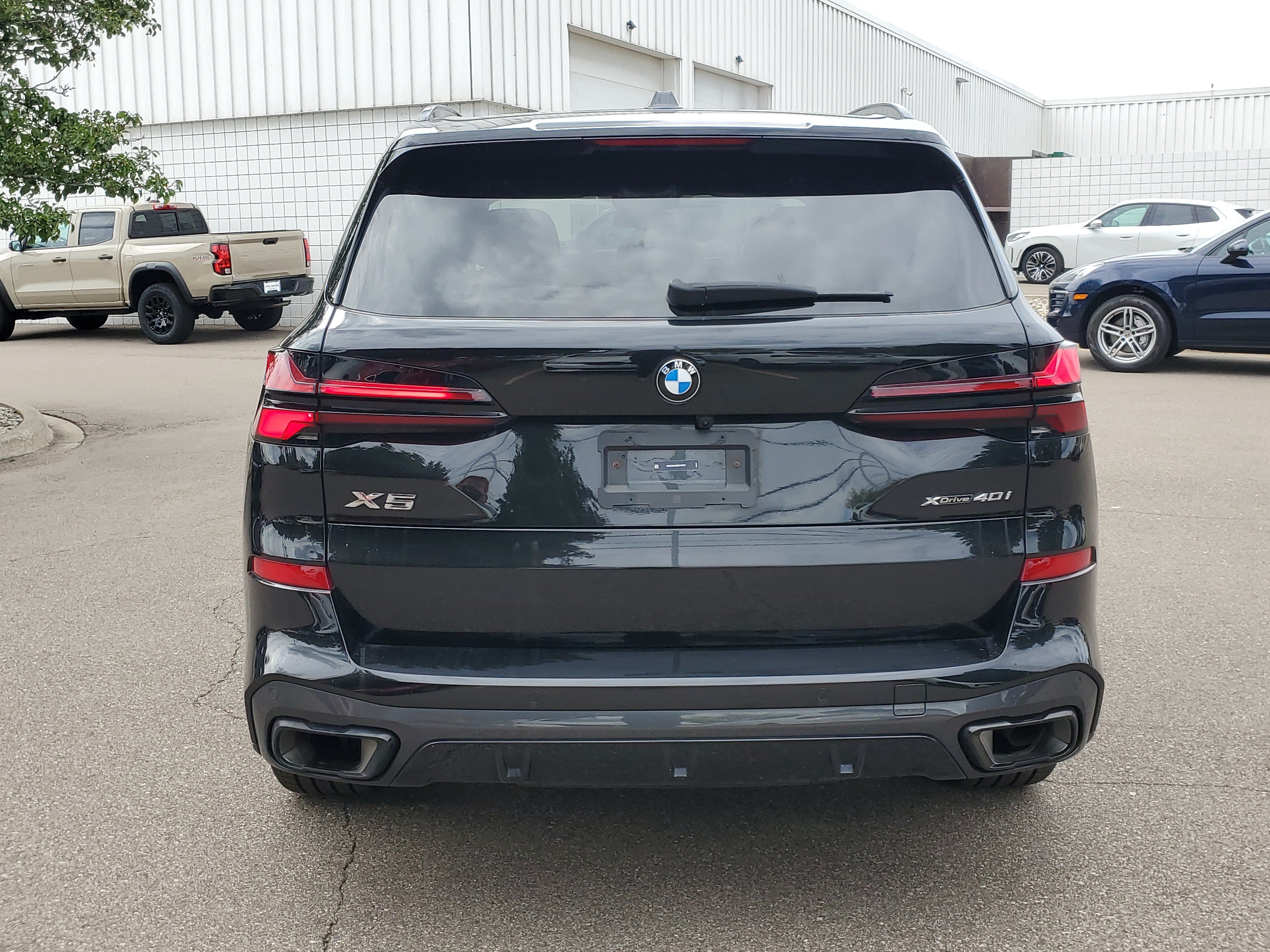 Certified 2024 BMW X5 xDrive40i w/ M Sport Package AWD/4WD image 4