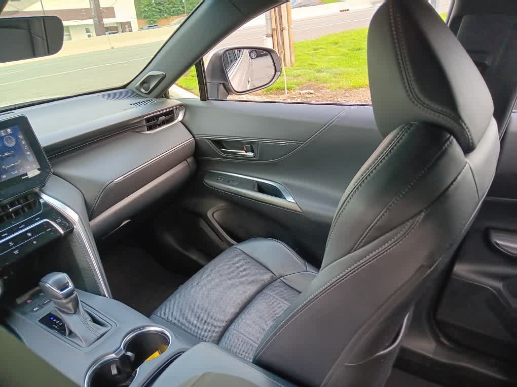 Used 2021 Toyota Venza XLE w/ Softex Package AWD/4WD image 12