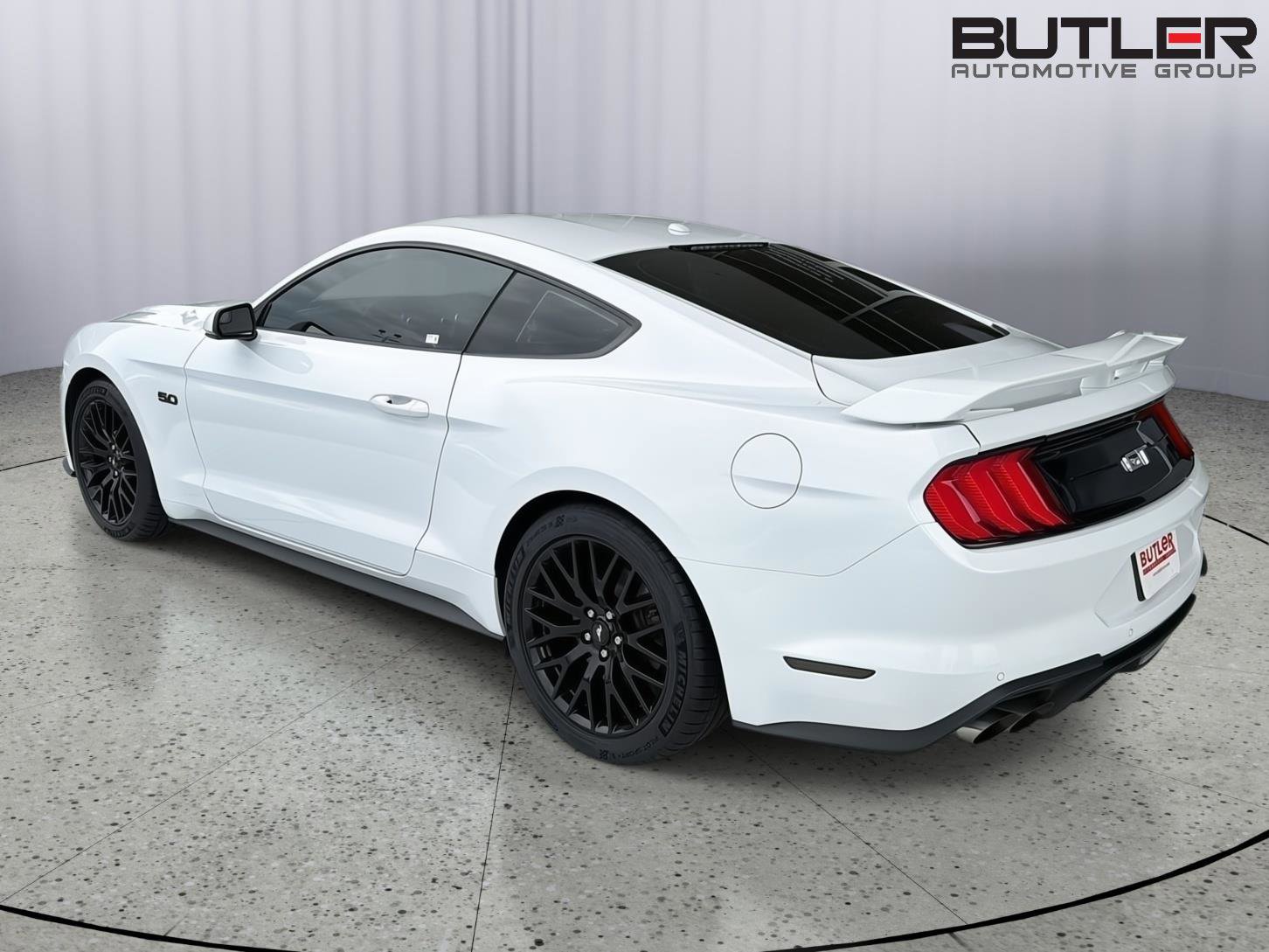 Used 2018 Ford Mustang GT Premium w/ GT Performance Package RWD image 4