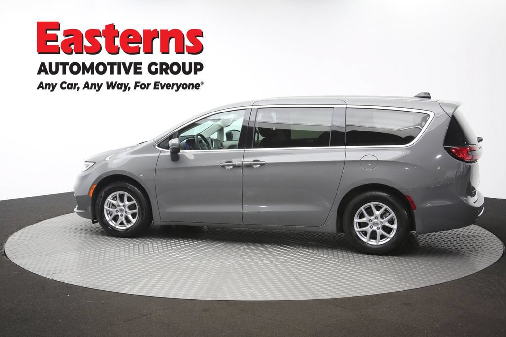 Used 2023 Chrysler Pacifica Touring-L FWD image 61
