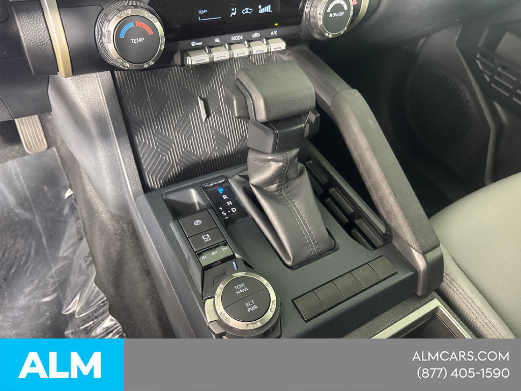 Used 2025 Toyota Tacoma SR5 AWD/4WD image 33