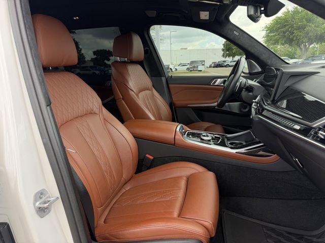 Used 2024 BMW X7 M60i w/ Executive Package image 31