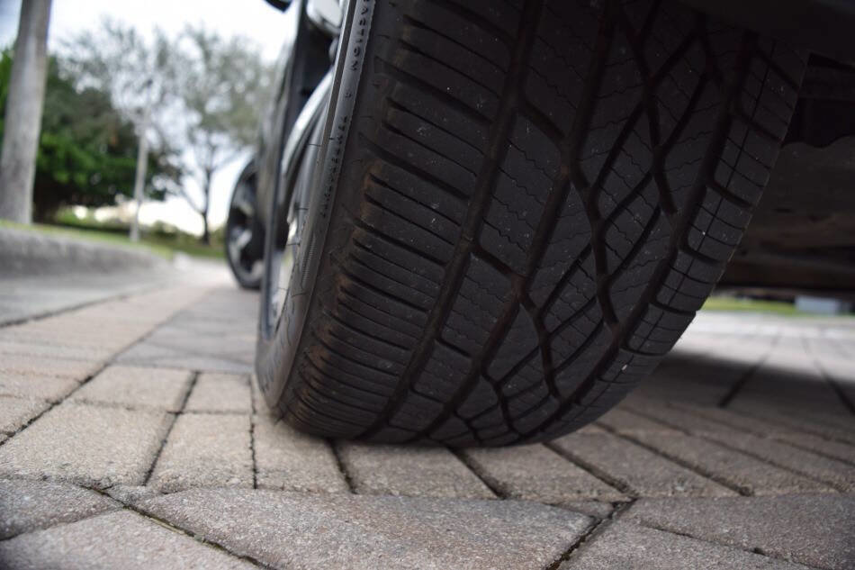 Used 2020 Volvo XC40 T5 Momentum w/ Protection Package Premier image 86